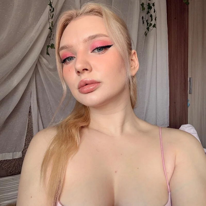 AmmyHot