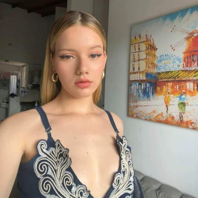 NicoleCut