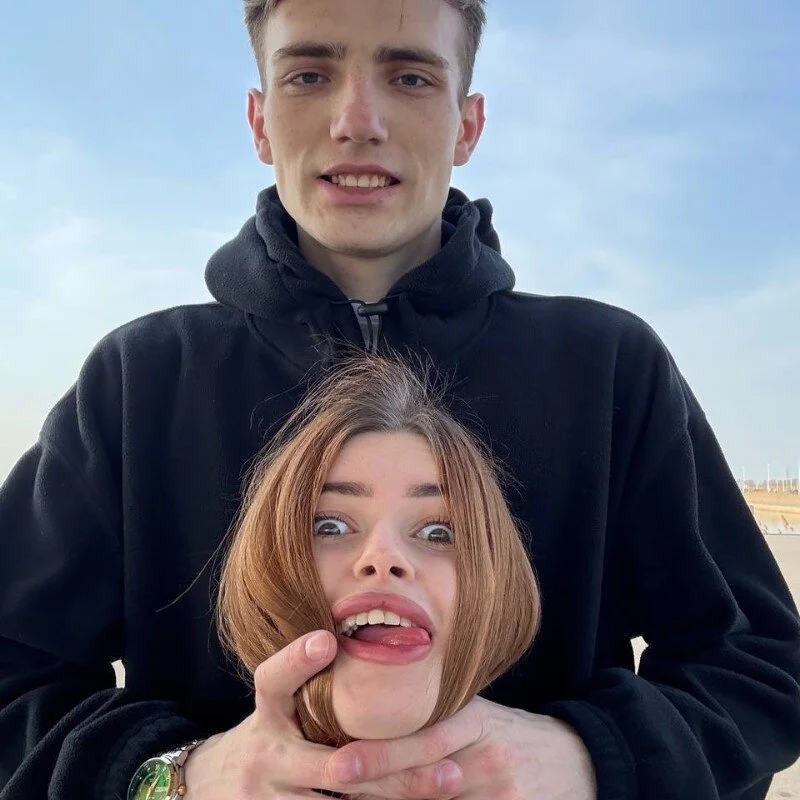 EmiliaCouple