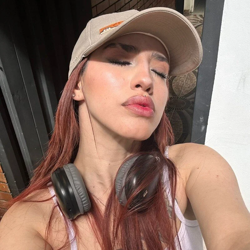 elodie_rouge