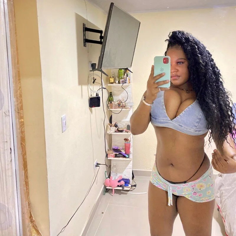 isabella_rossee_