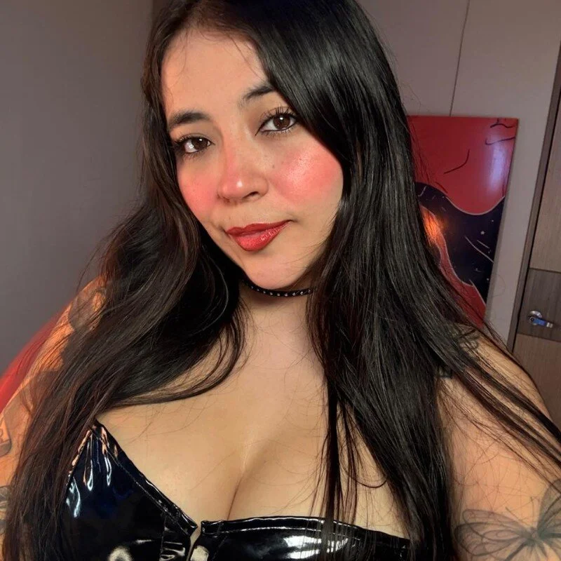Mara_HugeAss