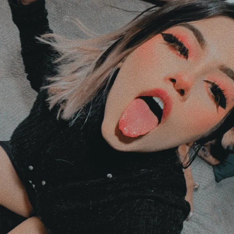 NikkiNix