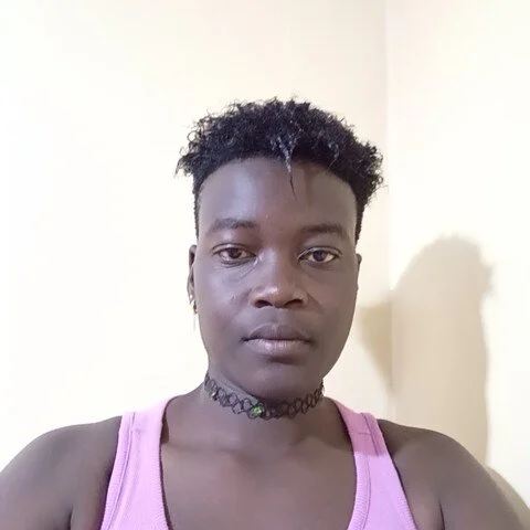Pretty-Leaa