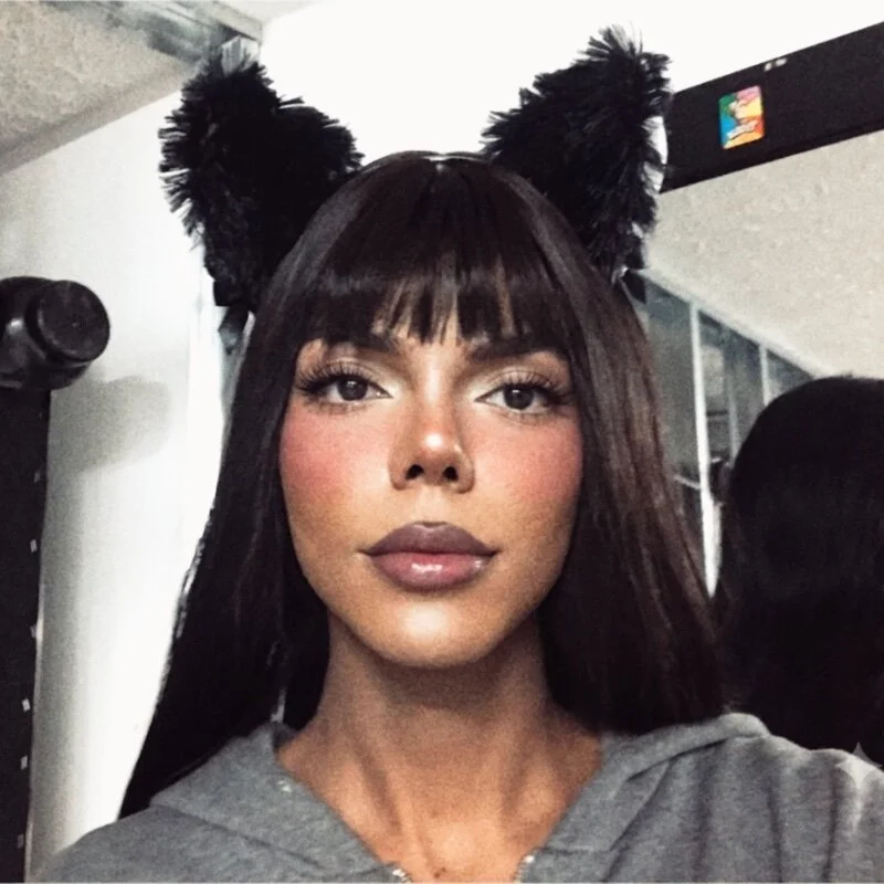 CARLY-FOX