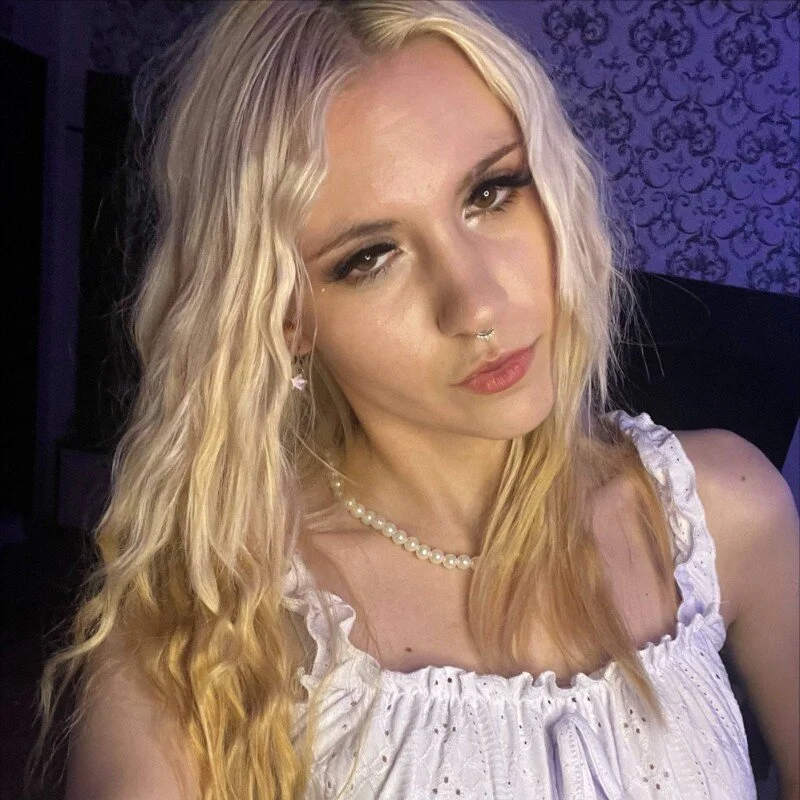 LanaLivee