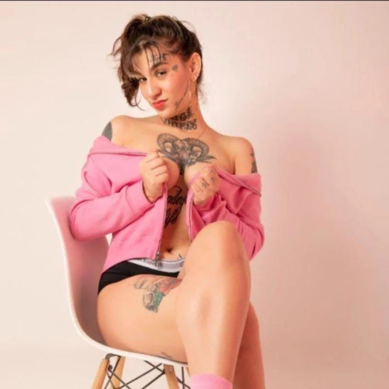 Mia_ink1111