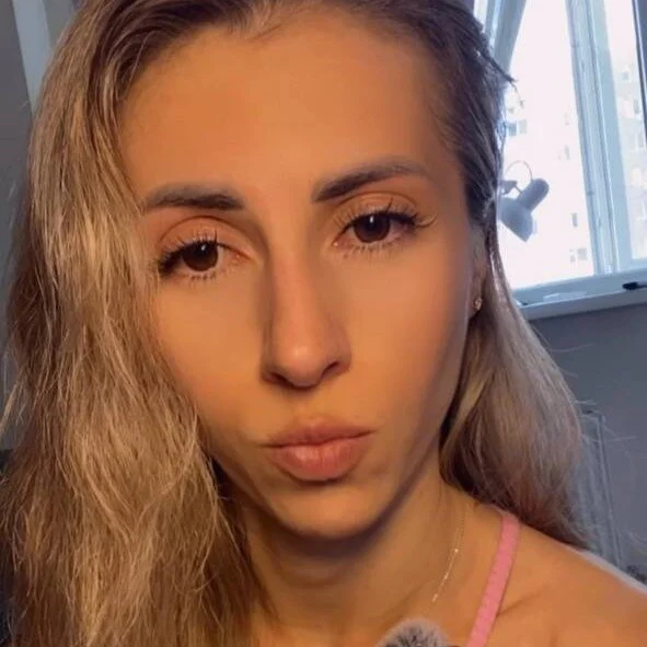 Karina_Moon1
