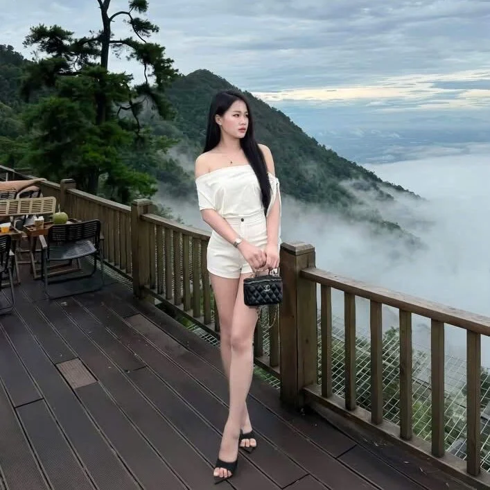 Emy-19