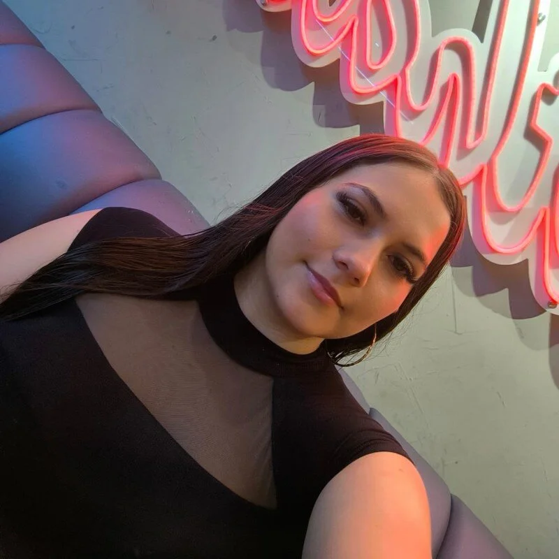 Mia_Hillss