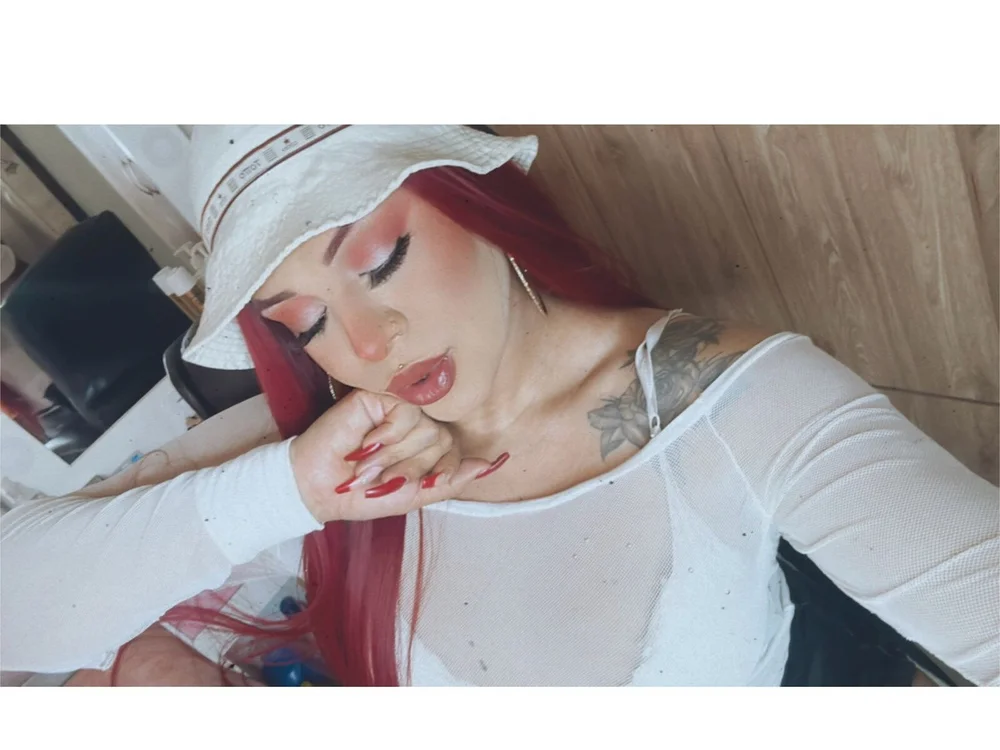 kim_hot69_