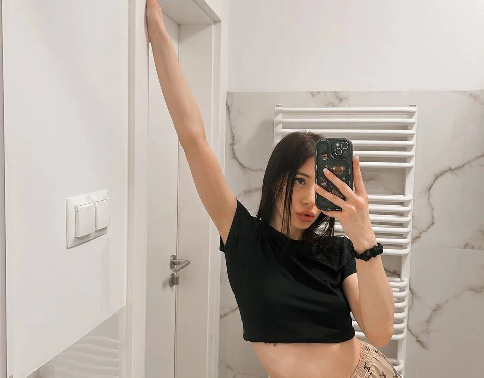 Selena_Glow
