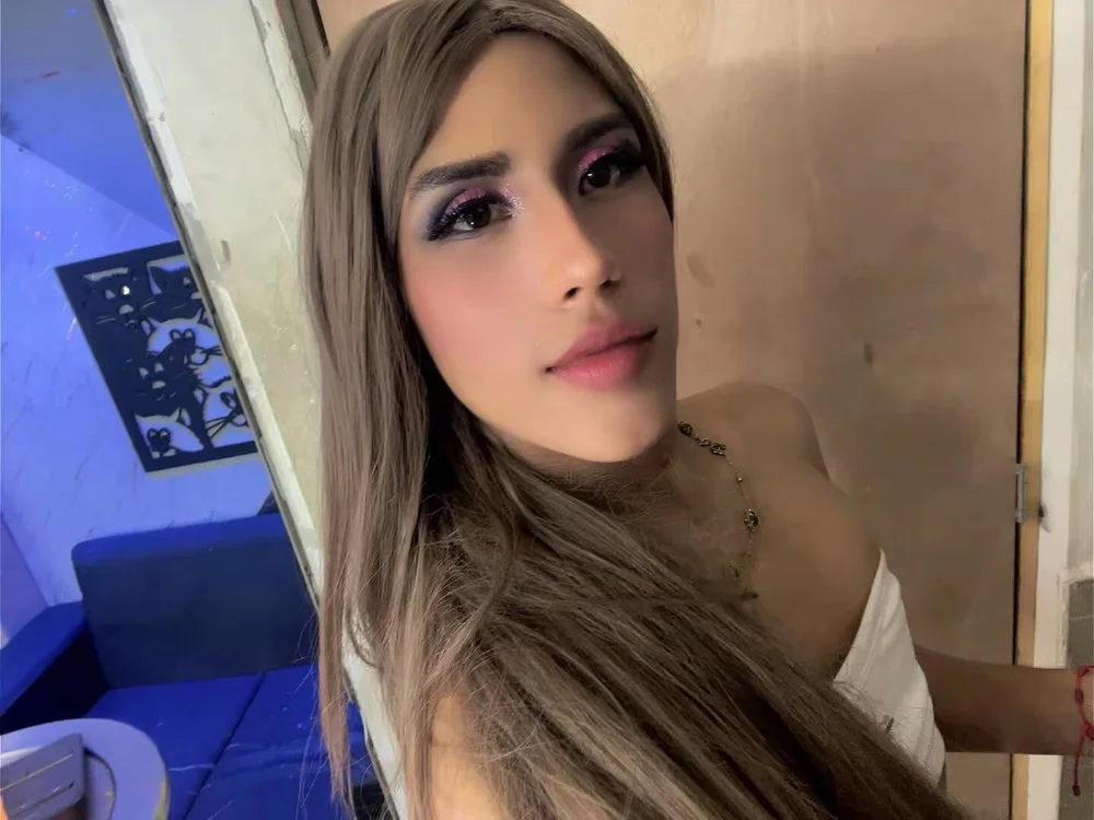 GirlsRoyalsTwink