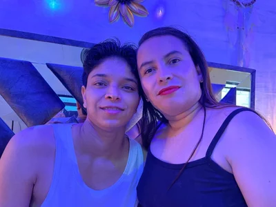 Natasha_and_zoe_